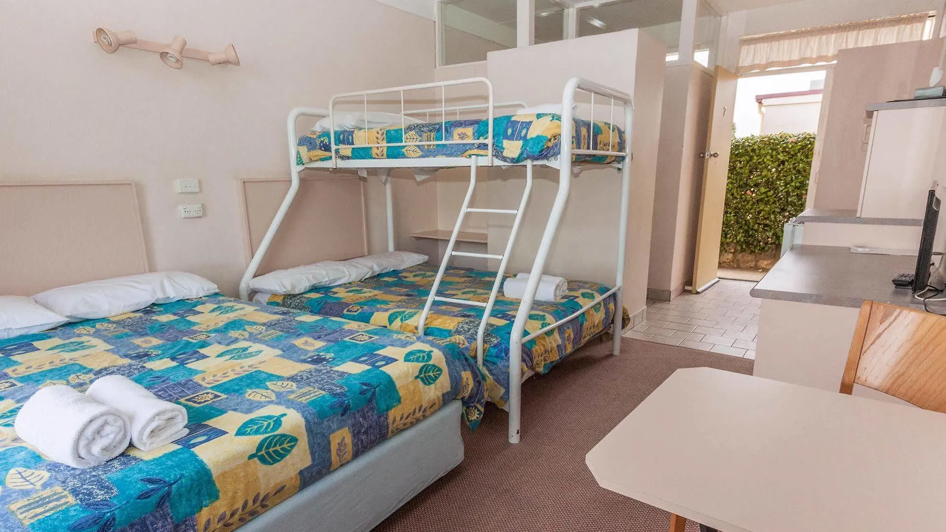 Moruya Waterfront Hotel Motel