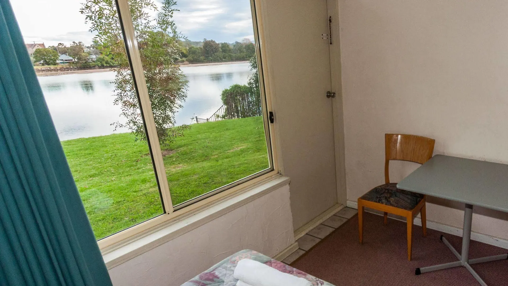 Moruya Waterfront Hotel Motel