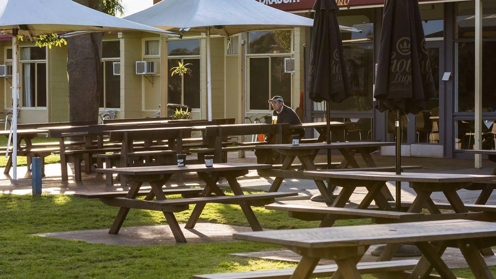 Moruya Waterfront Hotel Motel