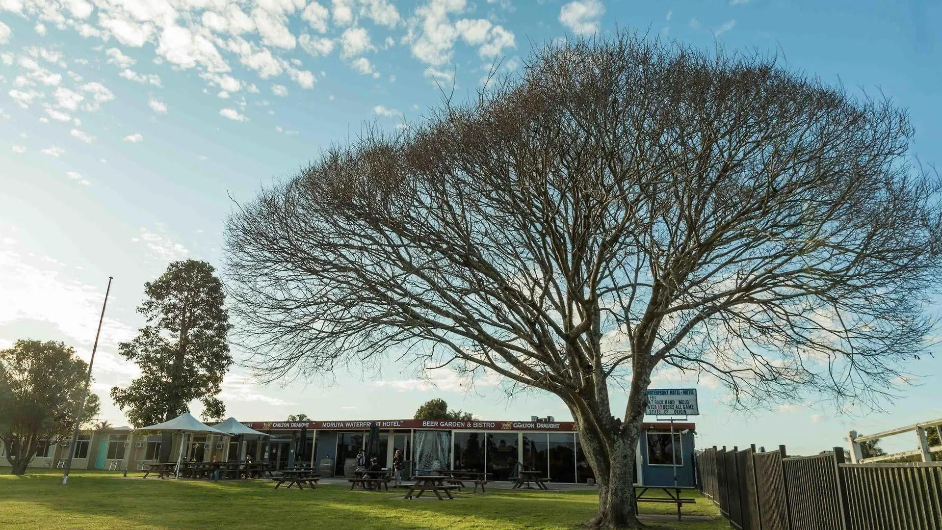Moruya Waterfront Hotel Motel