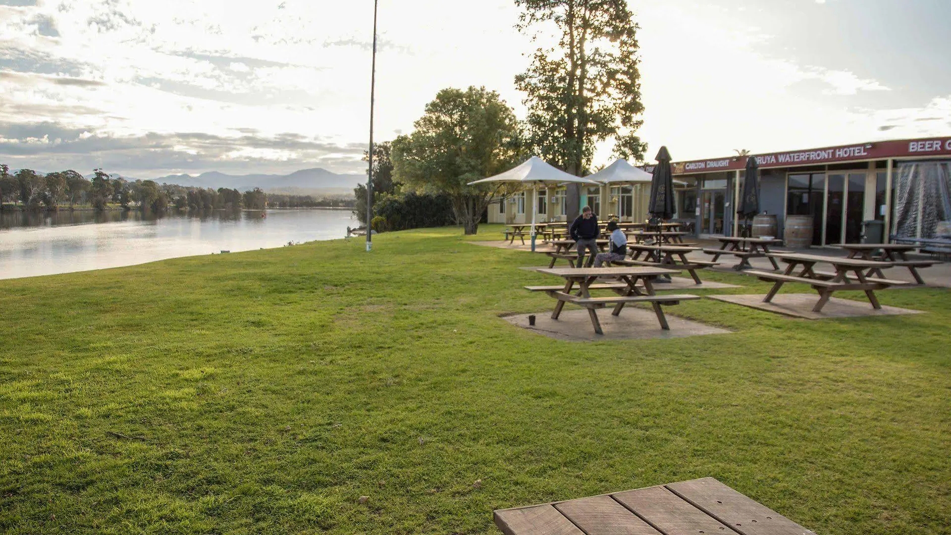 Moruya Waterfront Hotel Motel